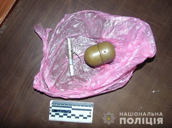 На Черкащині у чоловіка знайшли гранату