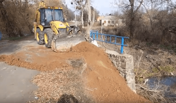 На Черкащині відновлюють пошкоджений зливами міст (ВІДЕО)