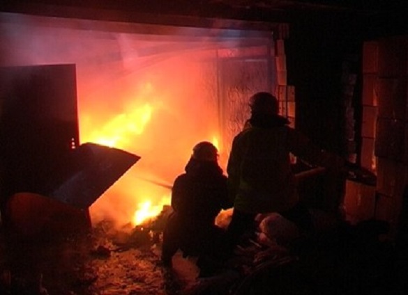 Через коротке замикання електромережі на Черкащині загорівся гараж