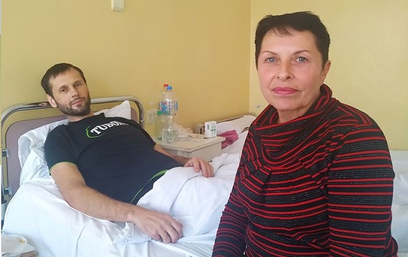 Жінка, яка стала на захист водія лімузину, відвідала його у лікарні (ФОТО)