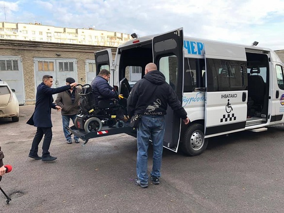 У Черкасах з'явилося таксі для людей з інвалідністю (ФОТО)