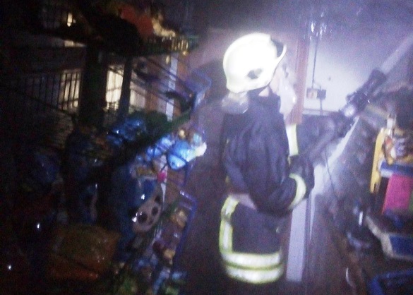 У селі на Черкащині підпалили продуктову крамницю (ФОТО)