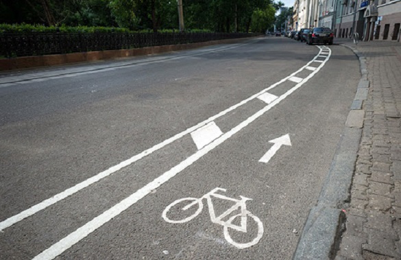 Черкасці просять виділити полосу для спільного руху громадського транспорту та велосипедистів