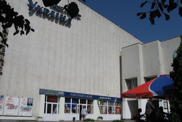 У Черкасах недобросовісний орендар намагався продовжити термін дії оренди кінотеатру