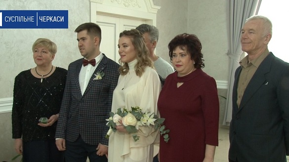 У високосний: чотири пари черкасців одружилися 29 лютого (ВІДЕО)