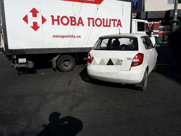 У Черкасах зіштовхнулася вантажівка та легковий автомобіль (ФОТО)