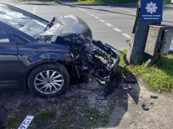 Розбиті машини: у Черкасах сталася чергова ДТП (ФОТО)