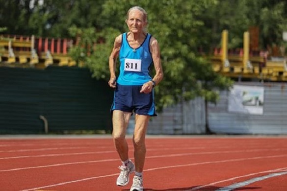 80-річна Черкащанка бігає по 30 кілометрів та встановлює рекорди (ВІДЕО)