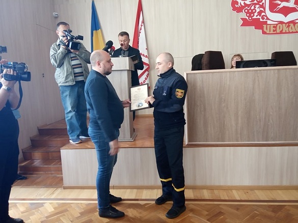 У Черкасах нагородили рятувальників за гасіння пожеж у Чорнобильській зоні