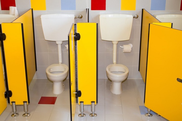 Черкасці просять облаштувати індивідуальні кабінки в шкільних туалетах