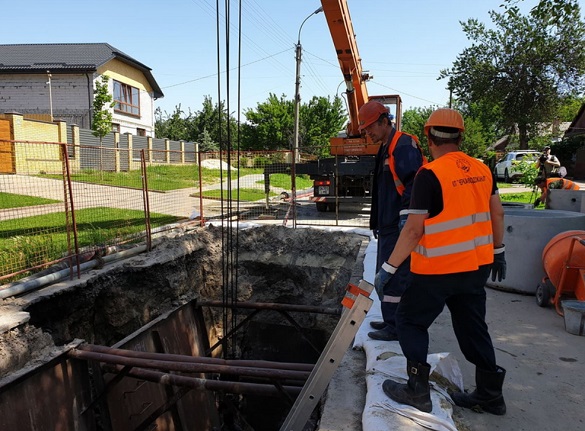 Ремонт каналізаційного колектора завершують у Черкасах (ВІДЕО)