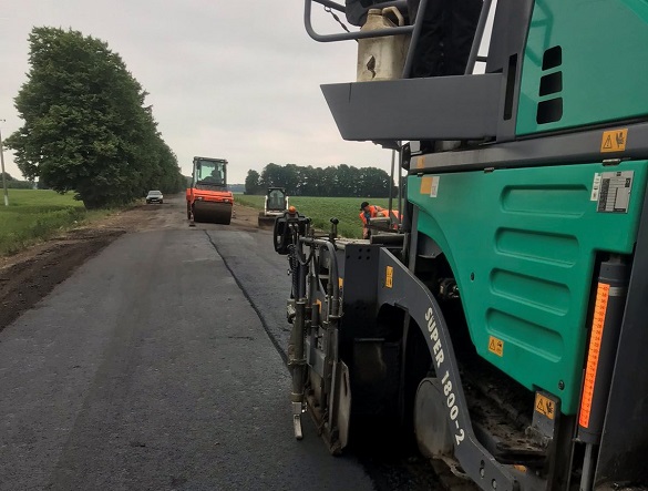 На Черкащині продовжують відновлювати місцеві дороги (ФОТО)