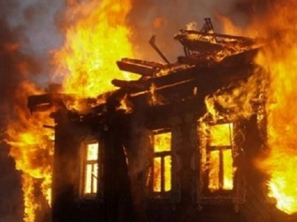 Будинок на Черкащині загорівся через необережність