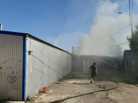 Міський ринок загорівся на Черкащині (ФОТО)