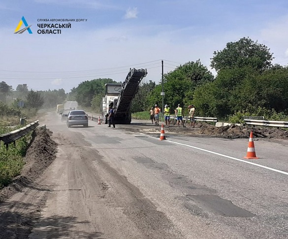 На Черкащині ремонтують ще одну автодорогу (ФОТО)