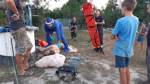 У Черкаській області рятували чоловіка, який упав у криницю (ФОТО)