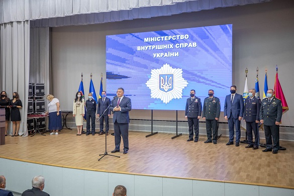 Міністр МВС Аваков нагородив трьох рятувальників із Черкащини (ФОТО)