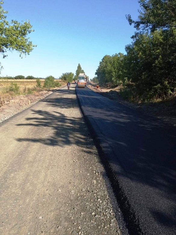 У Черкаській області продовжують ремонтувати дороги (ФОТО)