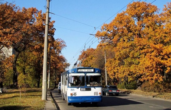 Від сьогодні в Черкасах почав курсувати шкільний тролейбус (ГРАФІК)