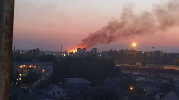 Стихійне сміттєзвалище загорілося в Черкасах (ФОТО, ВІДЕО)