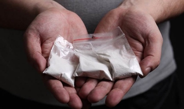 Чотирьох осіб можуть засудити до 10 років ув'язнення за продаж наркотиків у Черкасах