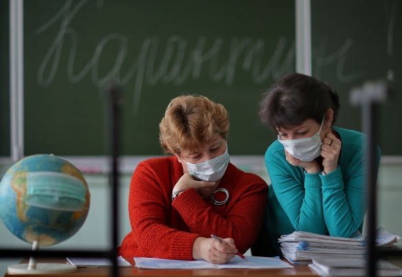 Понад 350 педагогів Черкащини захворіли на коронавірус