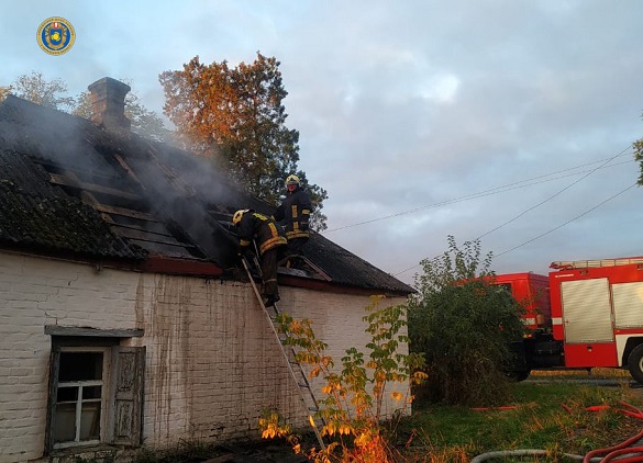 У Черкаській області загорілося горище будинку
