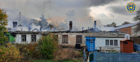 На Черкащині сталася пожежа у будинку на вісім квартир: постраждала жінка