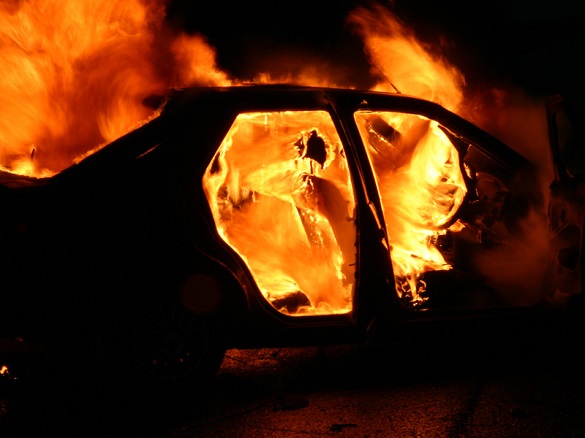 Під час руху на Черкащині загорілася автівка