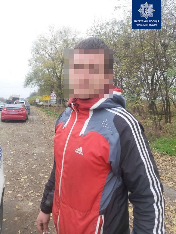 У Черкаській області зупинили водія з підробленими документами