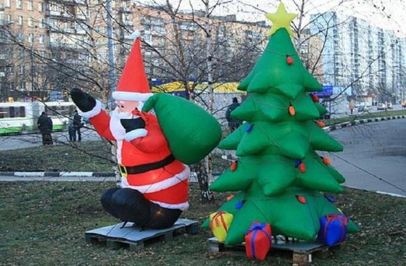 Порівняйте: які на Черкащині головні новорічну ялинки-2021 (ФОТО)