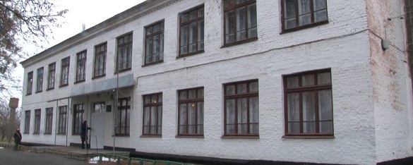У Черкаській області посеред навчального року через борг закривають школу