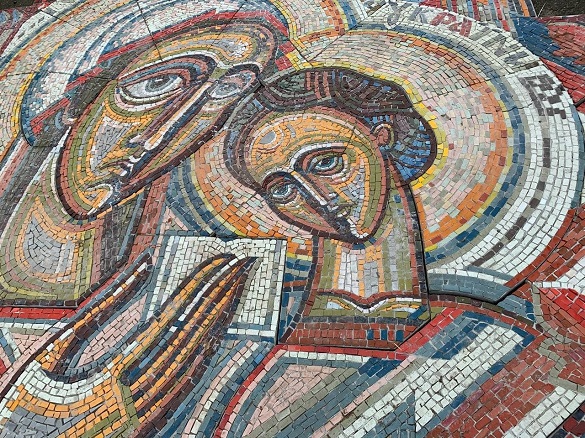 Мистецька знахідка: в Черкаській області відновлять мозаїку 30-річної давності (ФОТО)