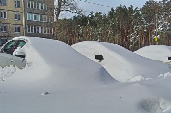 Через сніг: у Черкасах просять містян не виїжджати без нагальної потреби на власних автомобілях