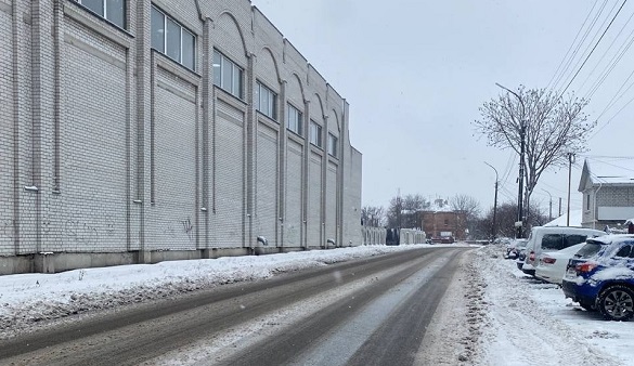 На ІТ-шників у Черкасах склали протокол за те, що вони викидали сніг на дорогу (ФОТО, ВІДЕО)