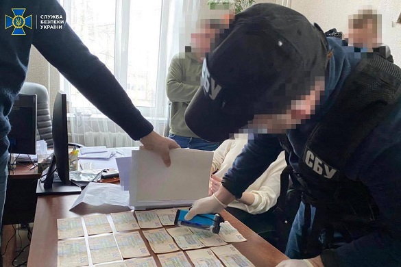 На Черкащині СБУ затримала на хабарі посадовця державної виконавчої служби