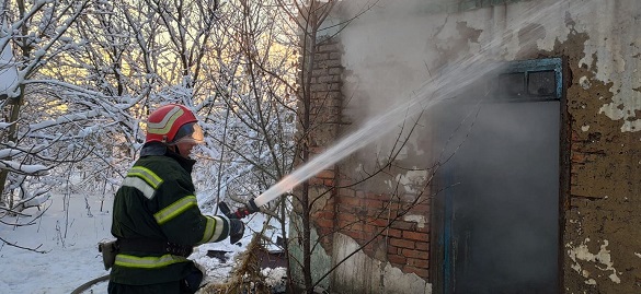 У Черкаській області загорівся житловий будинок