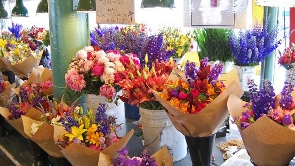 У Черкасах визначили місця для продажу квітів до 8 березня