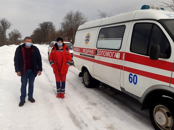 Перегриз крапельницю та поліз битися: у Черкаській області пацієнт напав на медиків