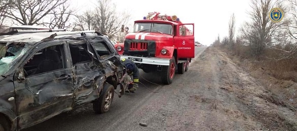 На Черкащині автомобіль з’їхав у кювет та перекинувся, є постраждалі (ФОТО)