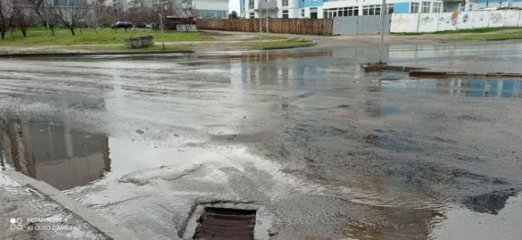 У районі Річкового вокзалу в Черкасах ліквідували потоп У районі Річкового вокзалу в Черкасах ліквідували потоп