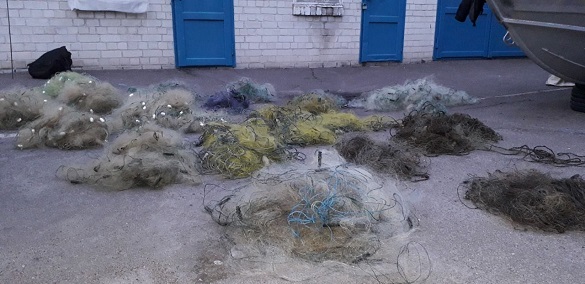 На Черкащині інспектори виловили сітки з рибою, довжина яких майже два кілометри (ФОТО)