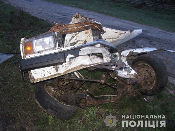 Автомобіль розірвало навпіл: поліцейські встановили особу водія, який скоїв ДТП на Черкащині (ФОТО)