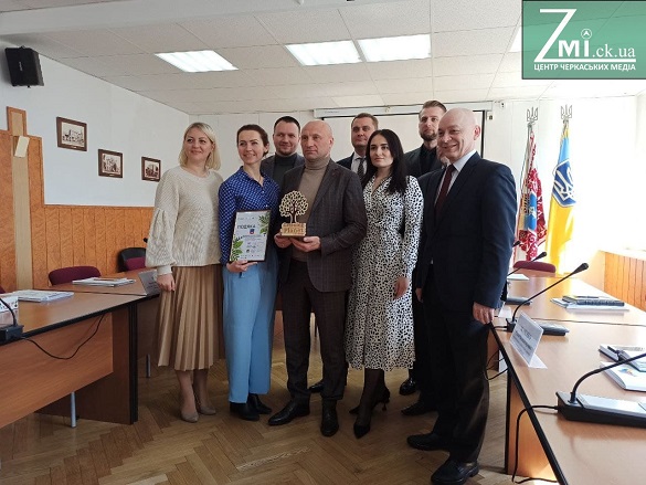 Мера Черкас нагородили за озеленення міста (ФОТО)