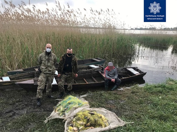 У Черкаській області впіймали браконьєра, який ловив рибу в заказнику