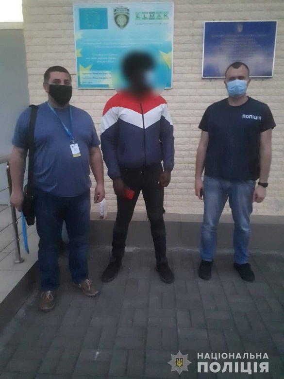 Правоохоронці на Черкащині видворили з України азербайджанця, якого неодноразово засуджували