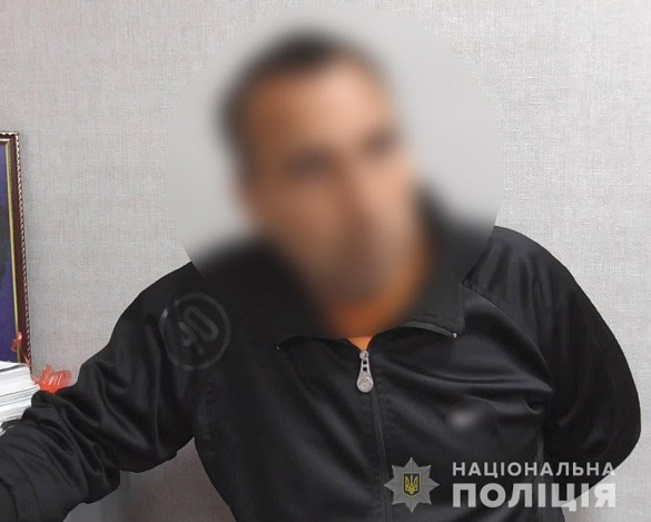 У Черкаській області за розбещення неповнолітніх затримали чоловіка, якого раніше судили за зґвалтування  (ФОТО)
