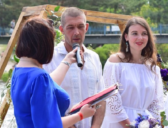 Весілля по-байкерськи: під час мотофесту під Черкасами одружились кияни (ФОТО)