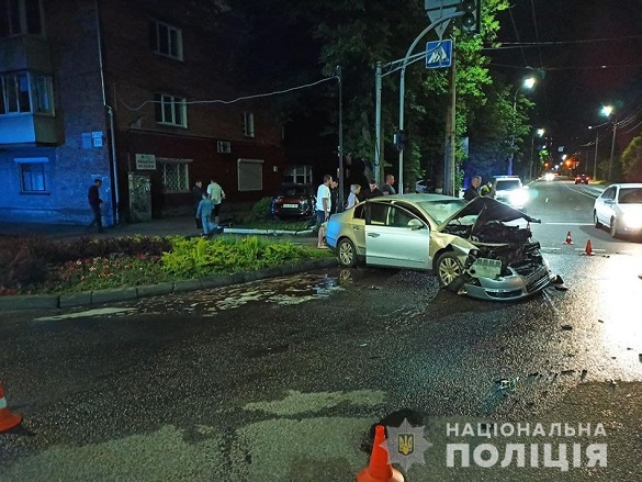 Поліція встановлює обставини масштабної аварії в Черкасах (ФОТО)