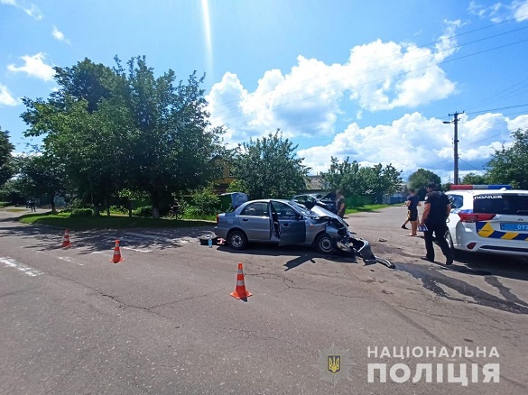 У Черкаській області сталася аварія за участю двох автомобілів: поліція з'ясовує обставини (ФОТО)